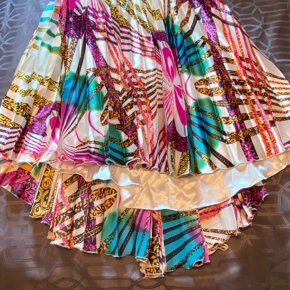 Evenings by Allure Pleated Formal Dress w/ Vibrant Pattern - Picture 7 of 13